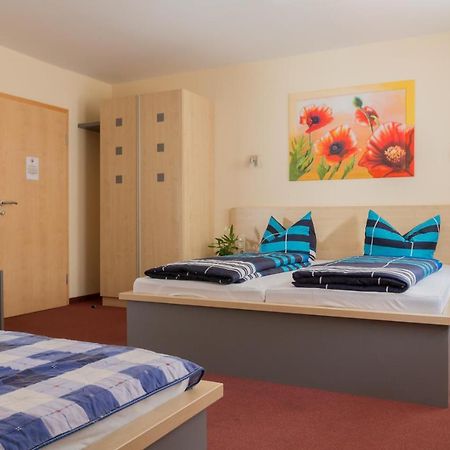 Hotel Papillon Lappersdorf  エクステリア 写真
