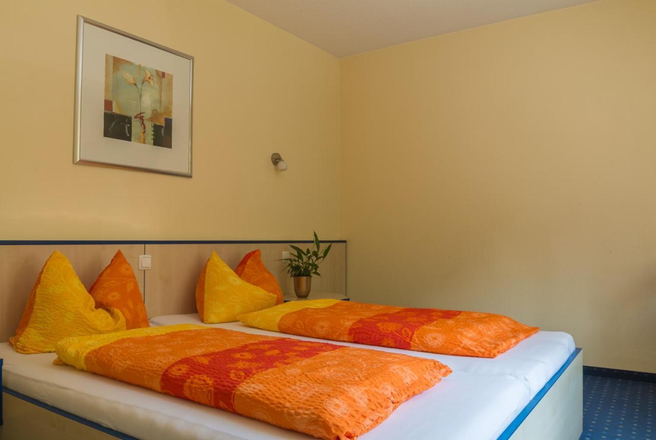Hotel Papillon Lappersdorf  エクステリア 写真